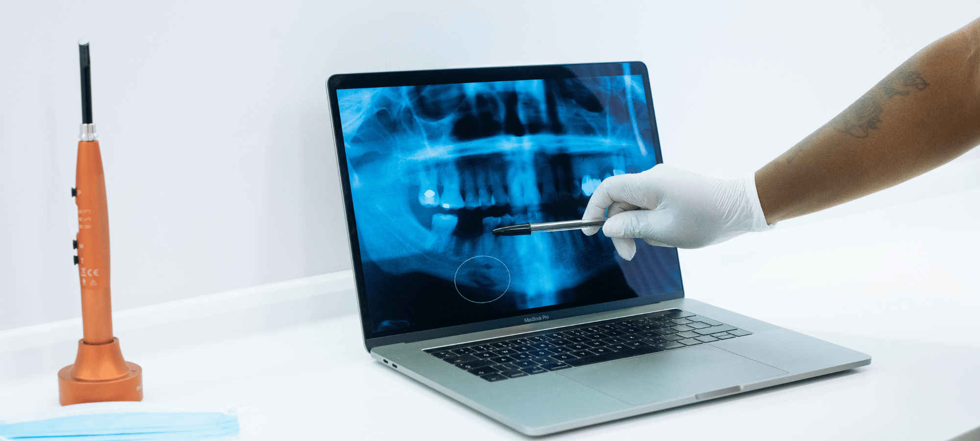 Digitalizarea cabinetelor stomatologice: cum pot soluțiile software adaptate să crească eficiența și profitabilitatea